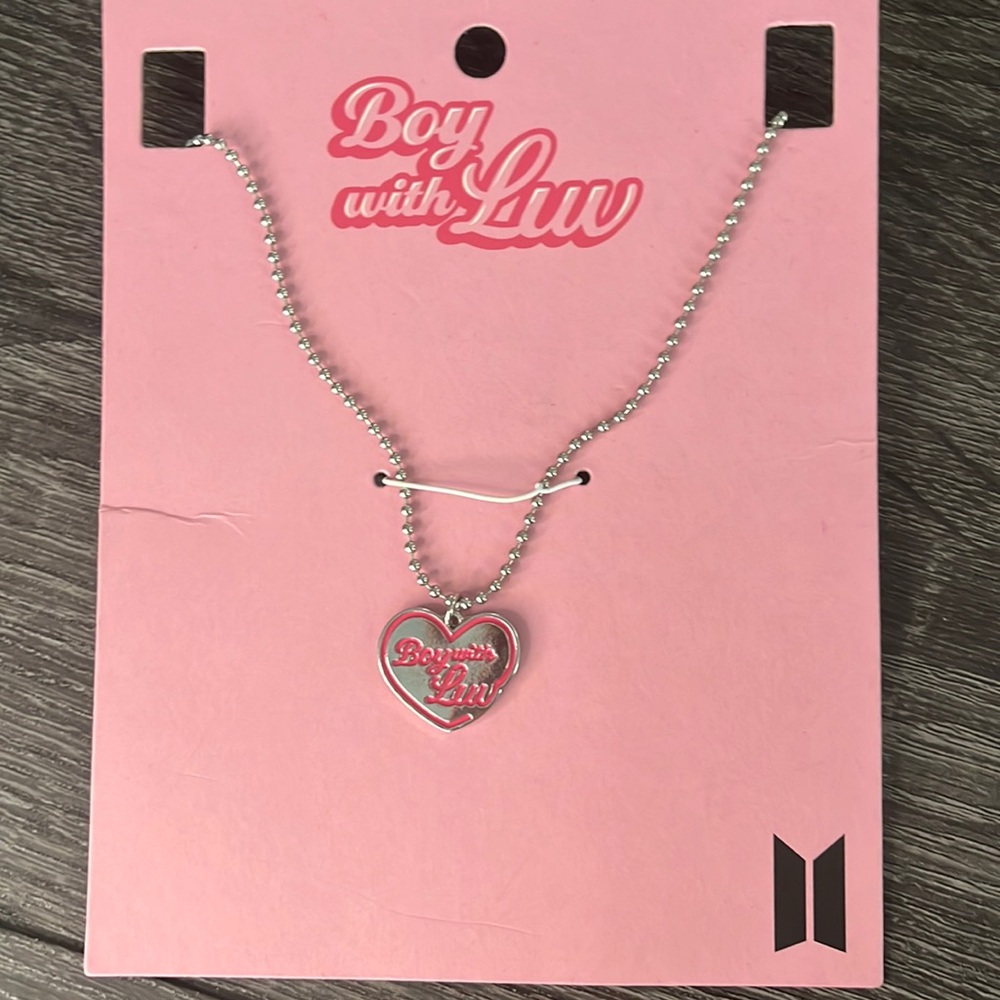 BTS ⟭⟬ Boy with love Necklace 🩷